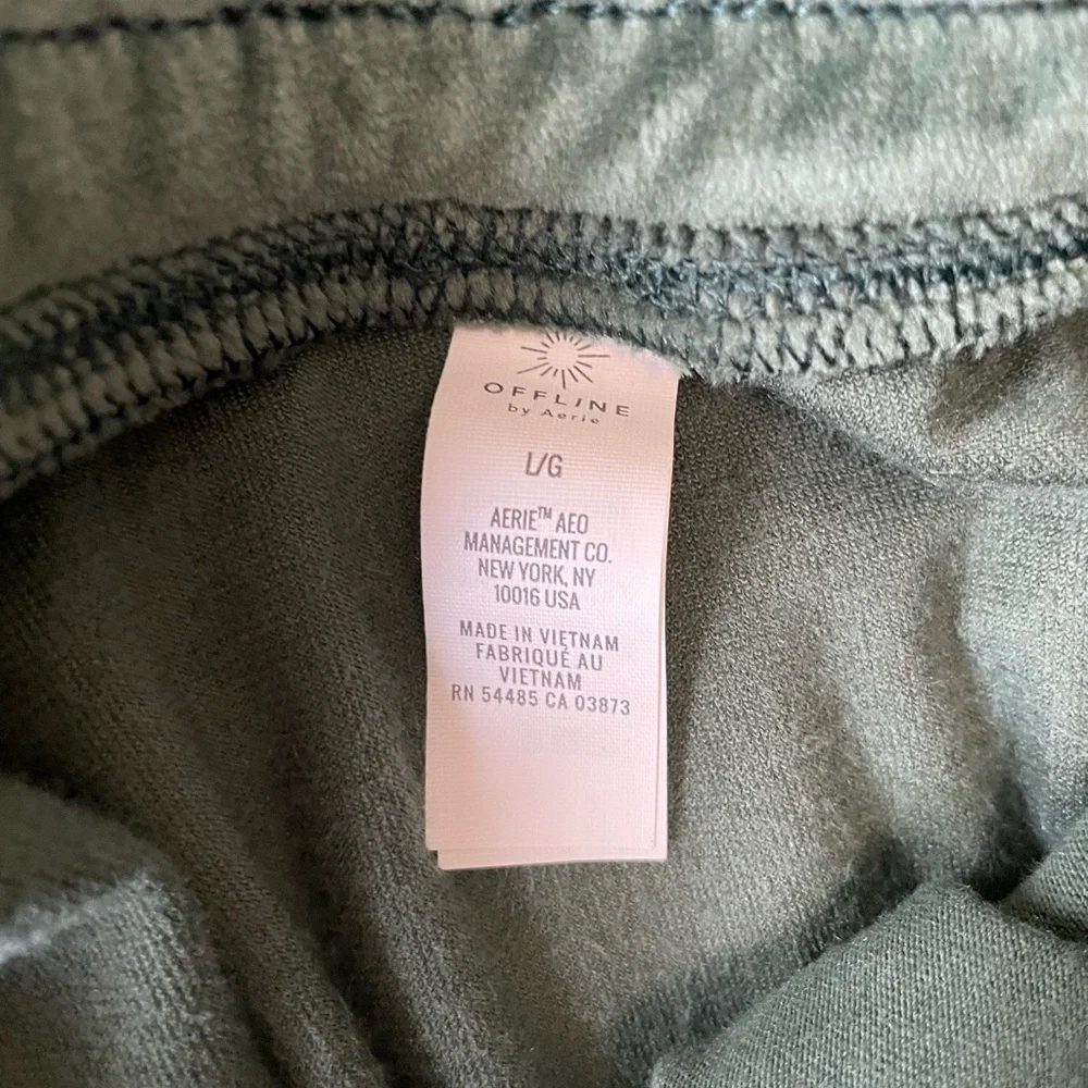 EUC Aerie Dark Green Velour Jogger Sweatpants - Picture 7 of 8